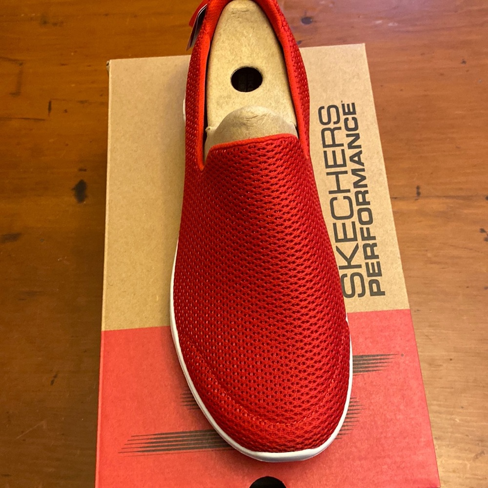 NWT Sketcher shoes